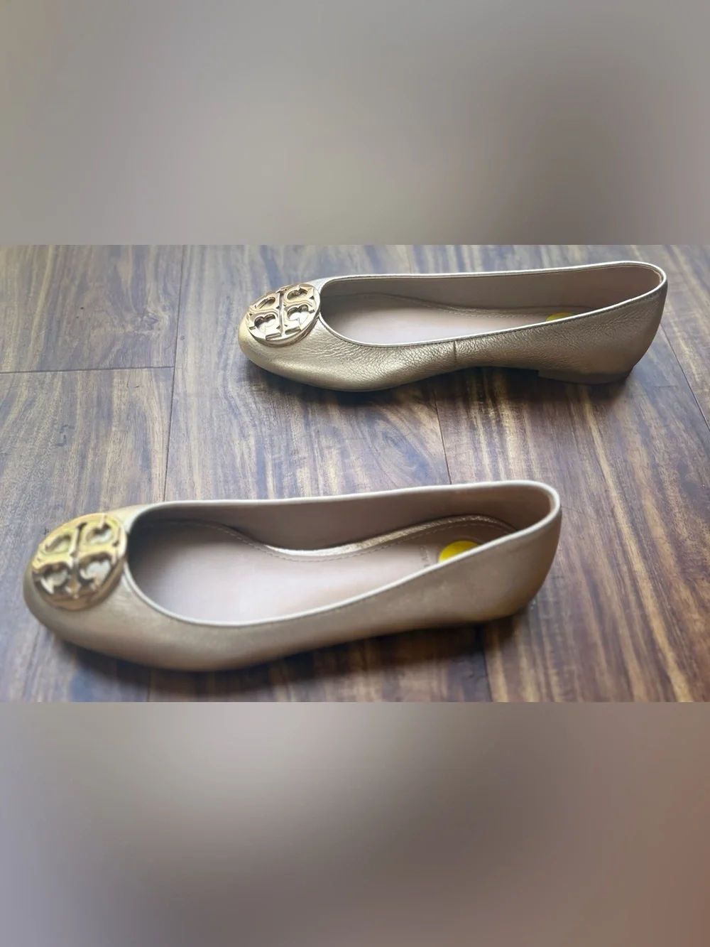 NWOB Tory Burch Claire Gold Metallic leather ballet flats Women’s size 5